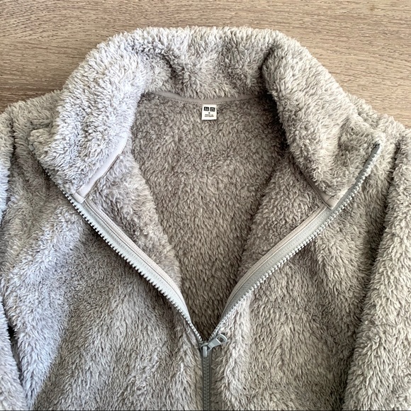 2/$25 - Uniqlo Fluffy Yarn Fleece Zip Jacket - Picture 3 of 3